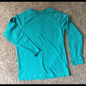 Boys size 8 long-sleeved tee - like new!